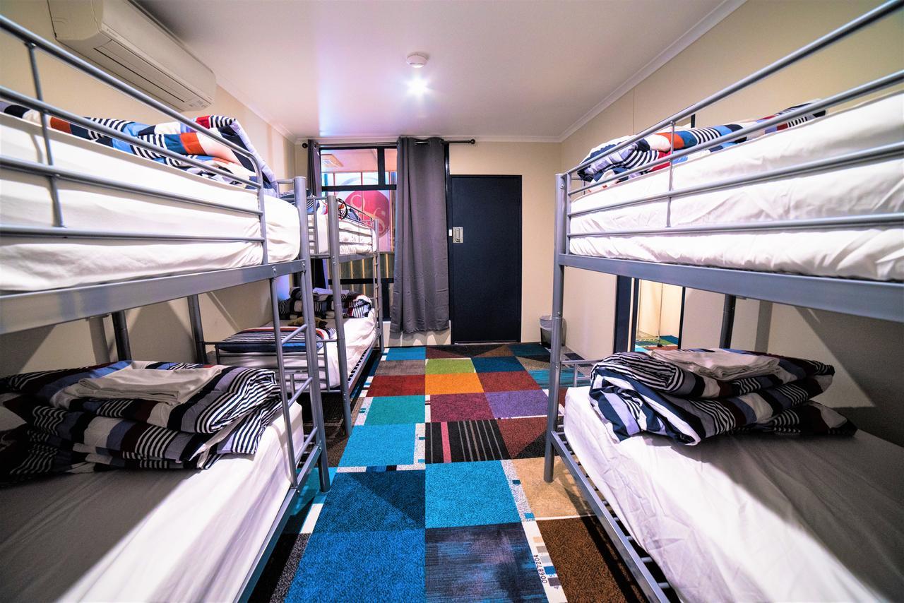 Jump Inn Alice Budget Accommodation Alice Springs Exteriör bild