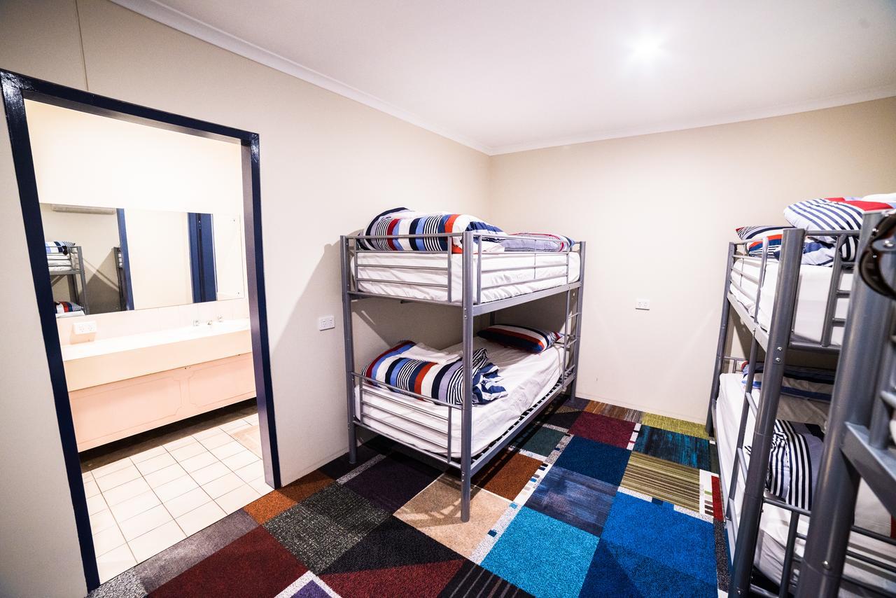 Jump Inn Alice Budget Accommodation Alice Springs Exteriör bild