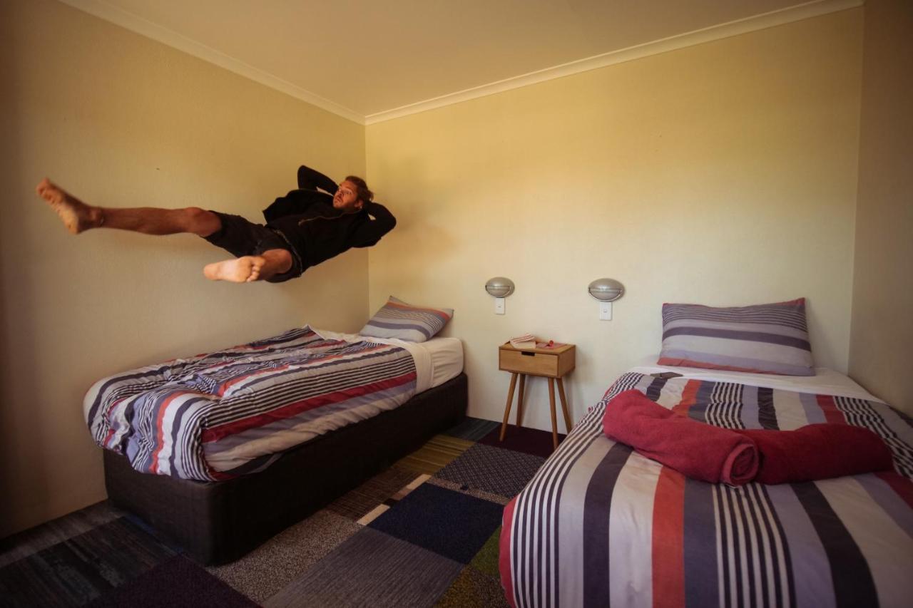 Jump Inn Alice Budget Accommodation Alice Springs Exteriör bild