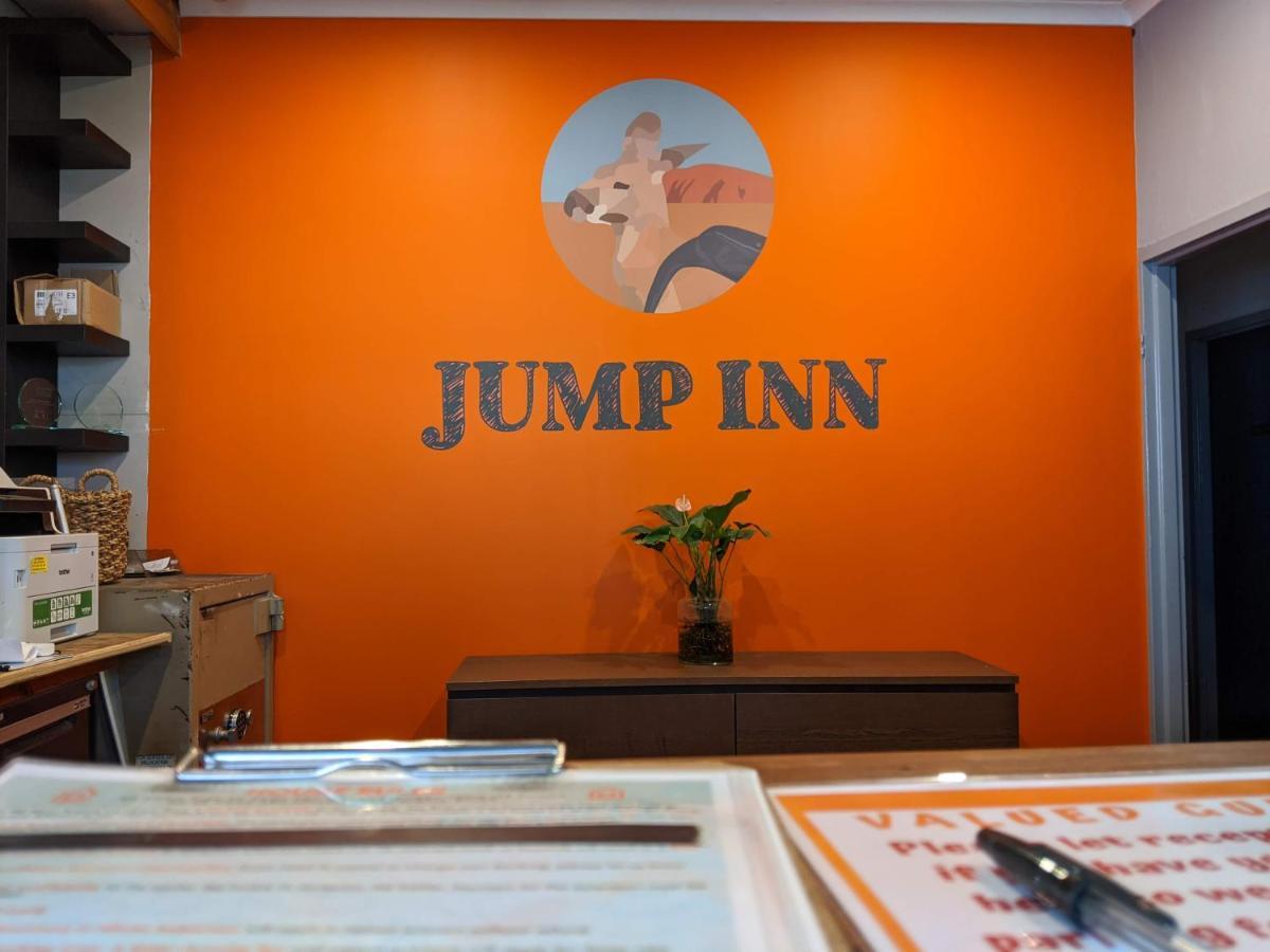 Jump Inn Alice Budget Accommodation Alice Springs Exteriör bild