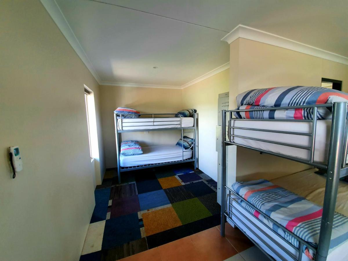 Jump Inn Alice Budget Accommodation Alice Springs Exteriör bild